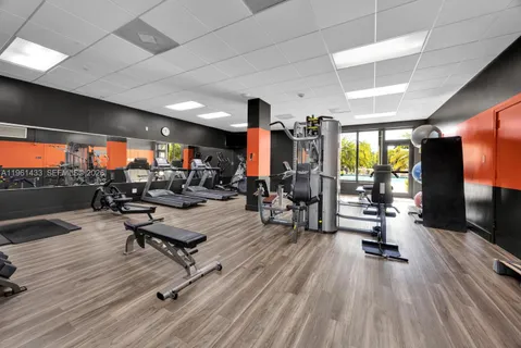 $889,000 | 90 Edgewater Drive, Unit PH25, Coral Gables, FL 33133