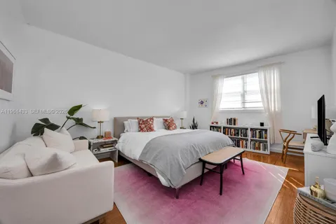 $889,000 | 90 Edgewater Drive, Unit PH25, Coral Gables, FL 33133