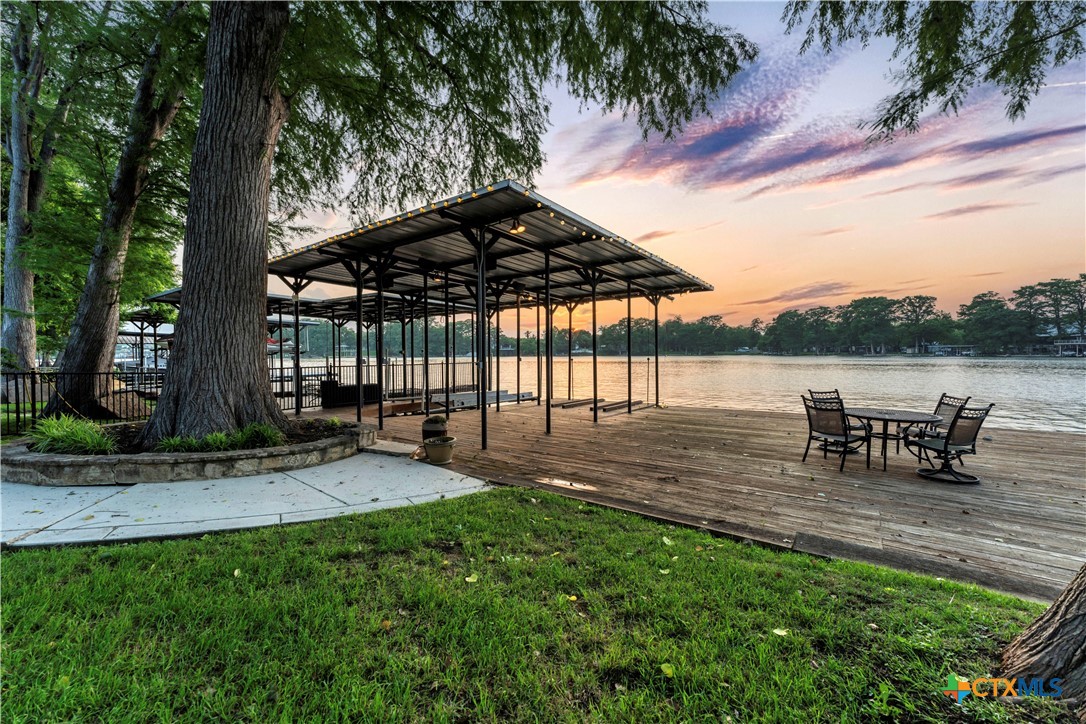 368 Rancho Road New Braunfels, TX 78130 - Photo 41 of 47 a view of a chair and table on the garden