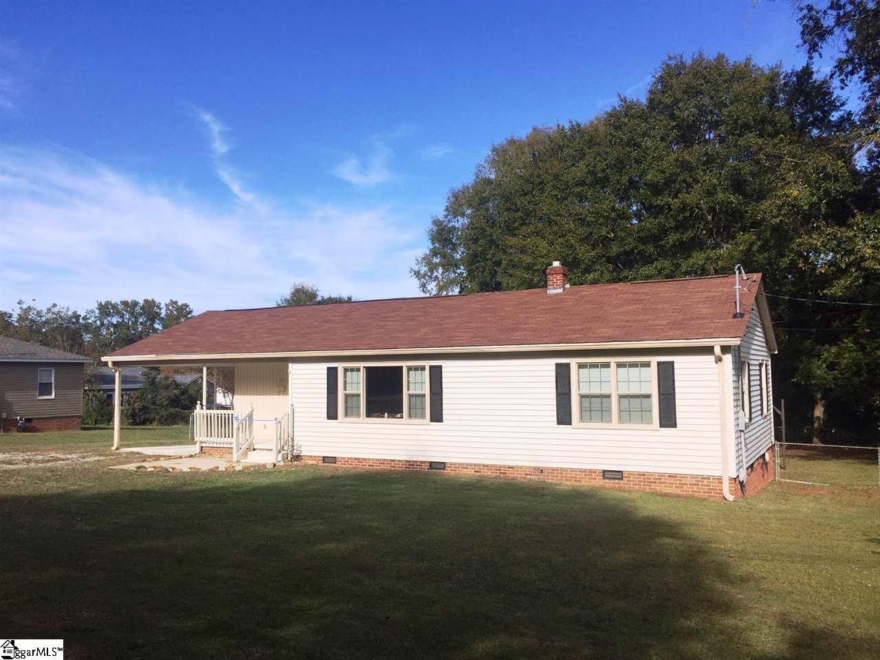 202 Phillips Street Clinton, SC 29325 - Photo 1 of 15 Gallery Image 1