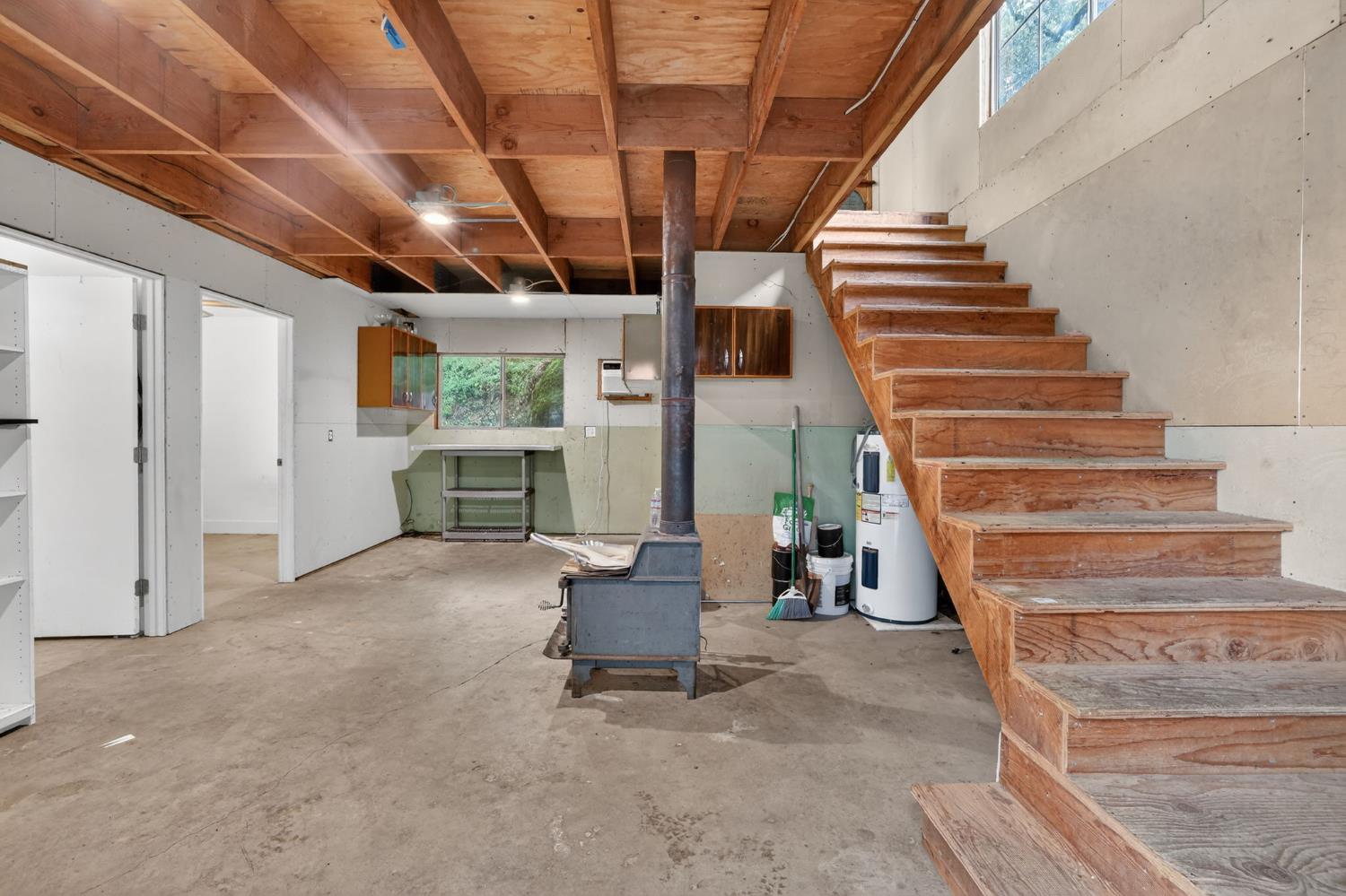 4290 Rancho Montes Drive Placerville, CA 95667 - Photo 7 of 47 a view of entryway with workspace