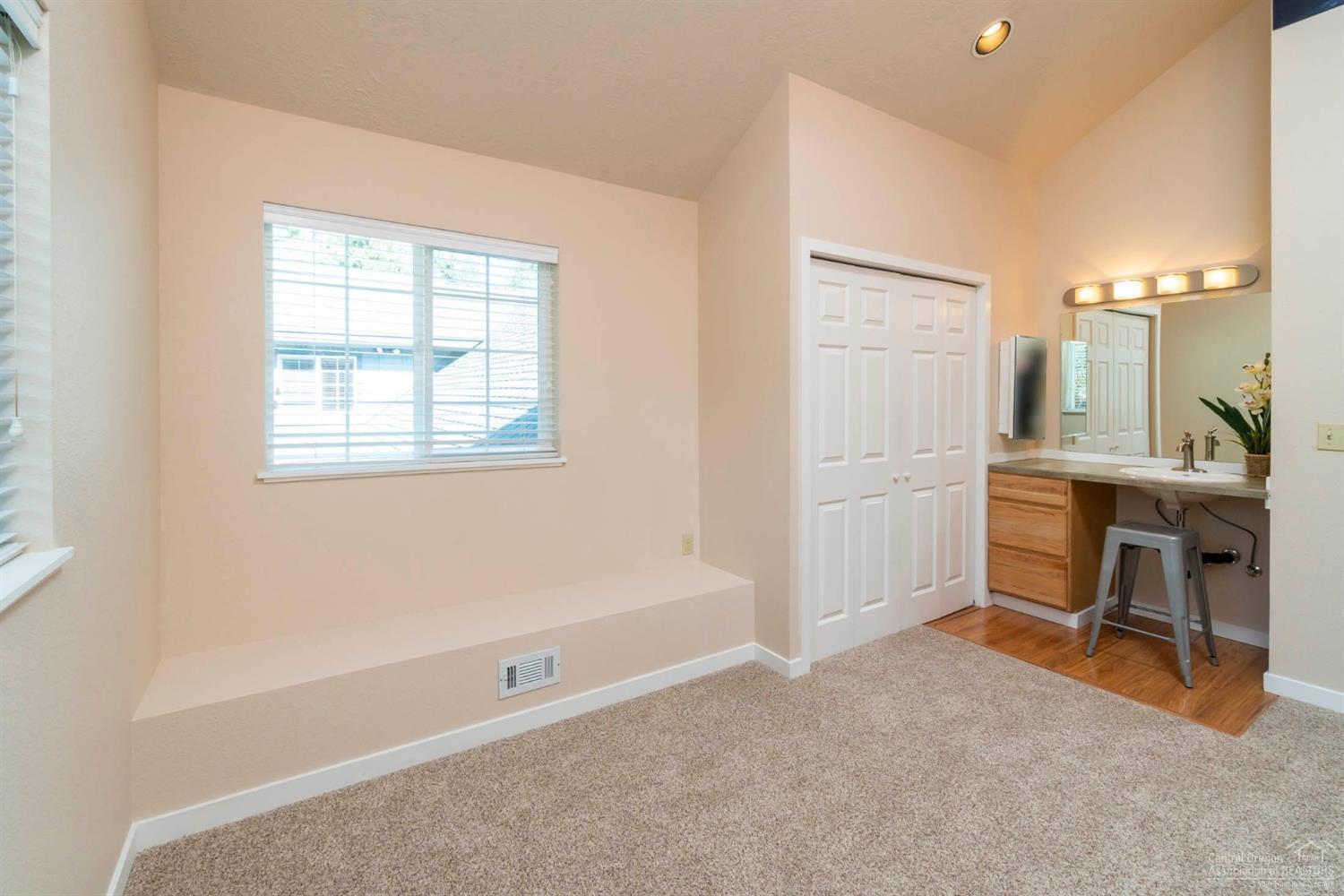 60098 Cinder Butte Road Bend, OR 97702 - Photo 19 of 25 Guest bedroom with private vanity