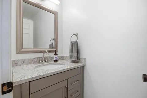 $885,000 | 124 Englefield Drive, Gaithersburg, MD 20878