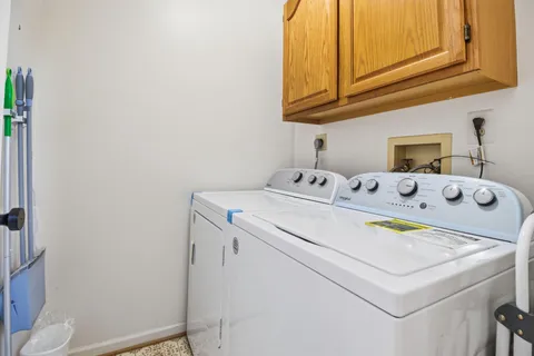 $885,000 | 124 Englefield Drive, Gaithersburg, MD 20878