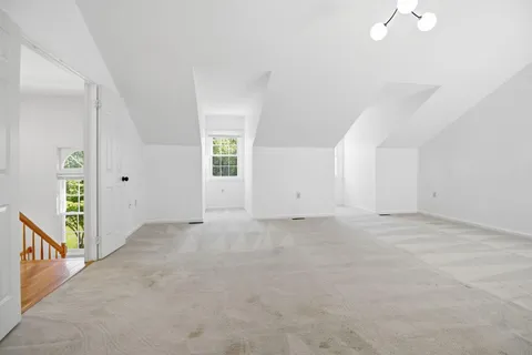 $885,000 | 124 Englefield Drive, Gaithersburg, MD 20878
