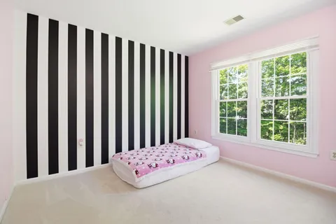 $885,000 | 124 Englefield Drive, Gaithersburg, MD 20878