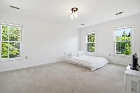 $885,000 | 124 Englefield Drive, Gaithersburg, MD 20878