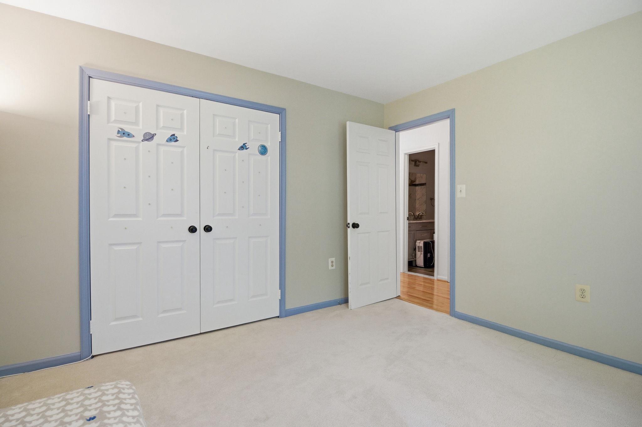 124 Englefield Drive Gaithersburg, MD 20878 - Photo 29 of 55 Bedroom #4