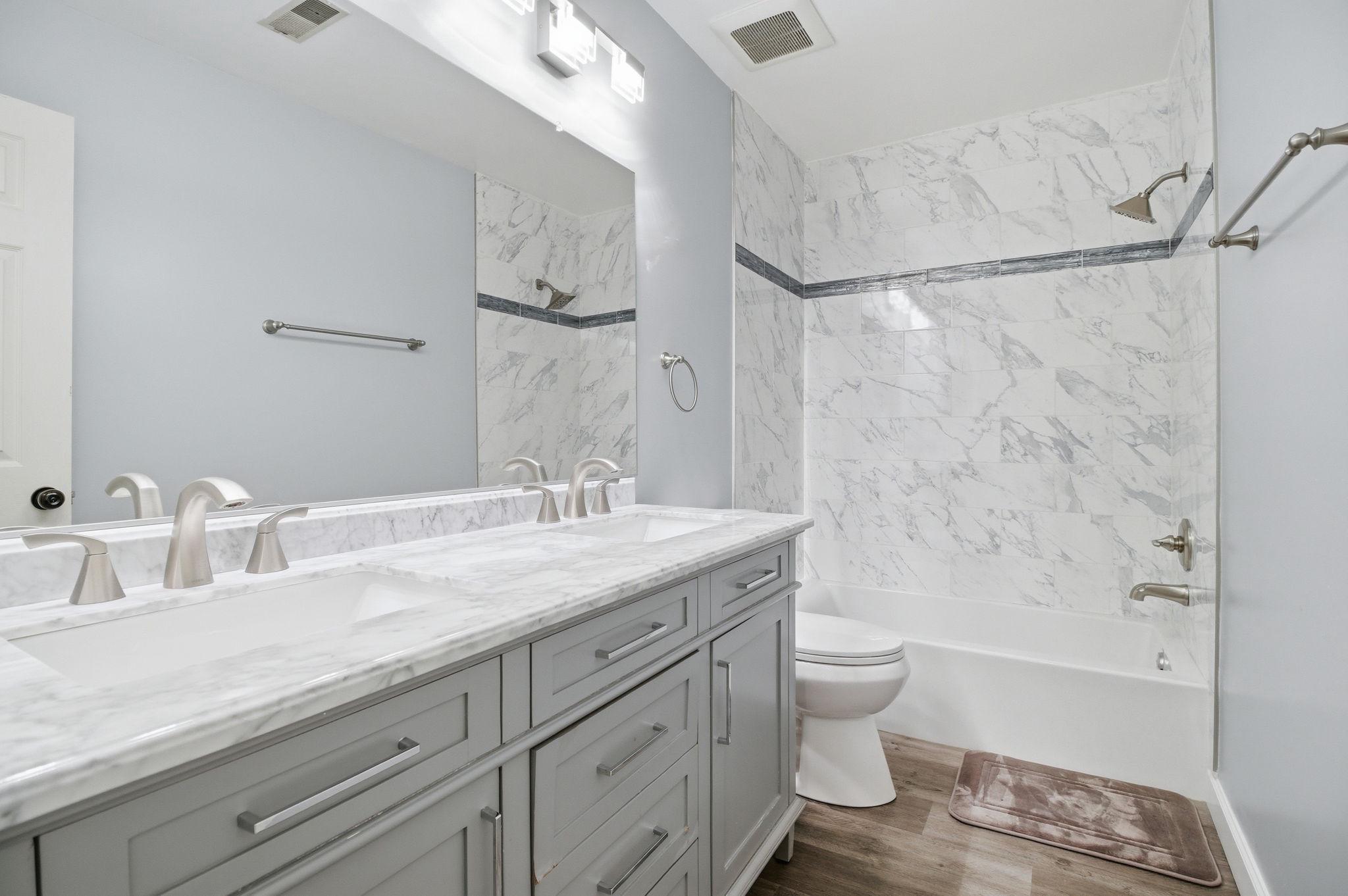 124 Englefield Drive Gaithersburg, MD 20878 - Photo 30 of 55 Large hall bath with double sinks and shower/tub