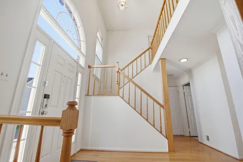 $885,000 | 124 Englefield Drive, Gaithersburg, MD 20878