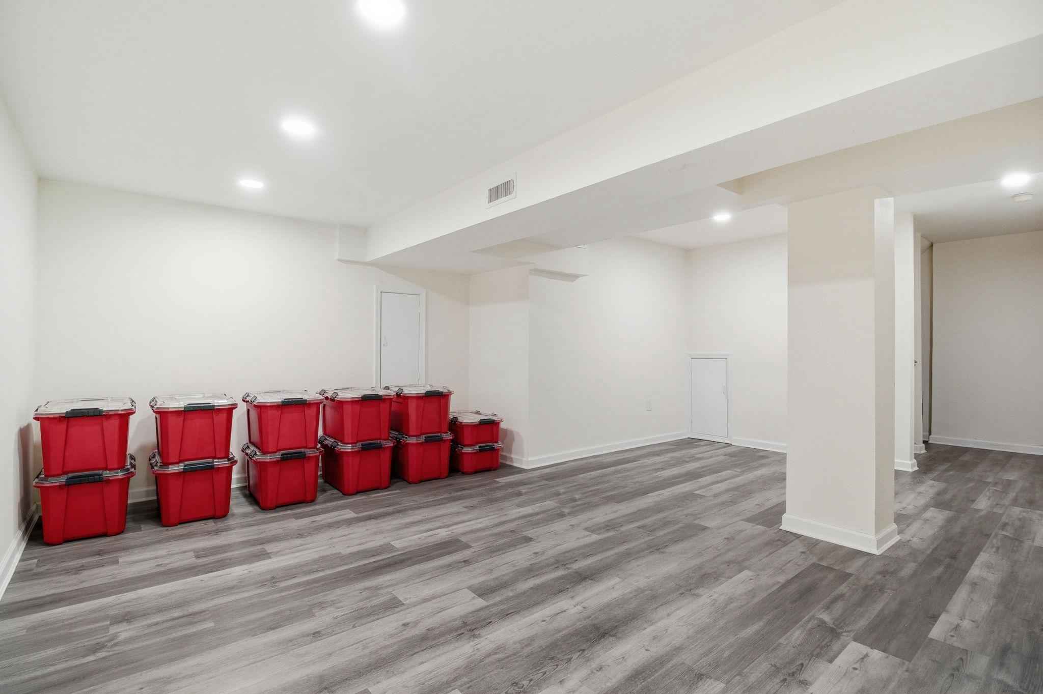 124 Englefield Drive Gaithersburg, MD 20878 - Photo 32 of 55 Basement rec room