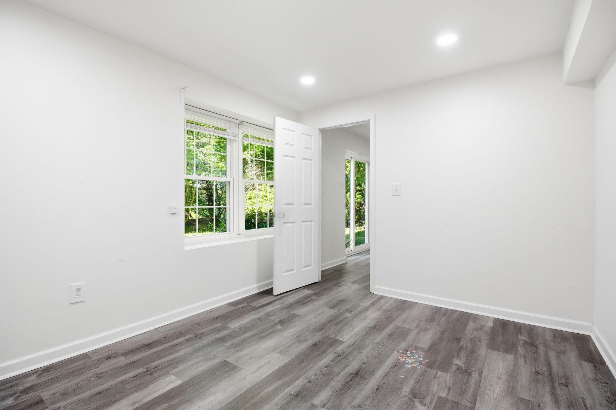 124 Englefield Drive Gaithersburg, MD 20878 - Photo 35 of 55 Bedroom #5