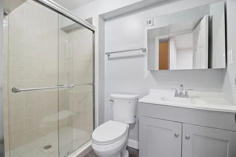 $885,000 | 124 Englefield Drive, Gaithersburg, MD 20878