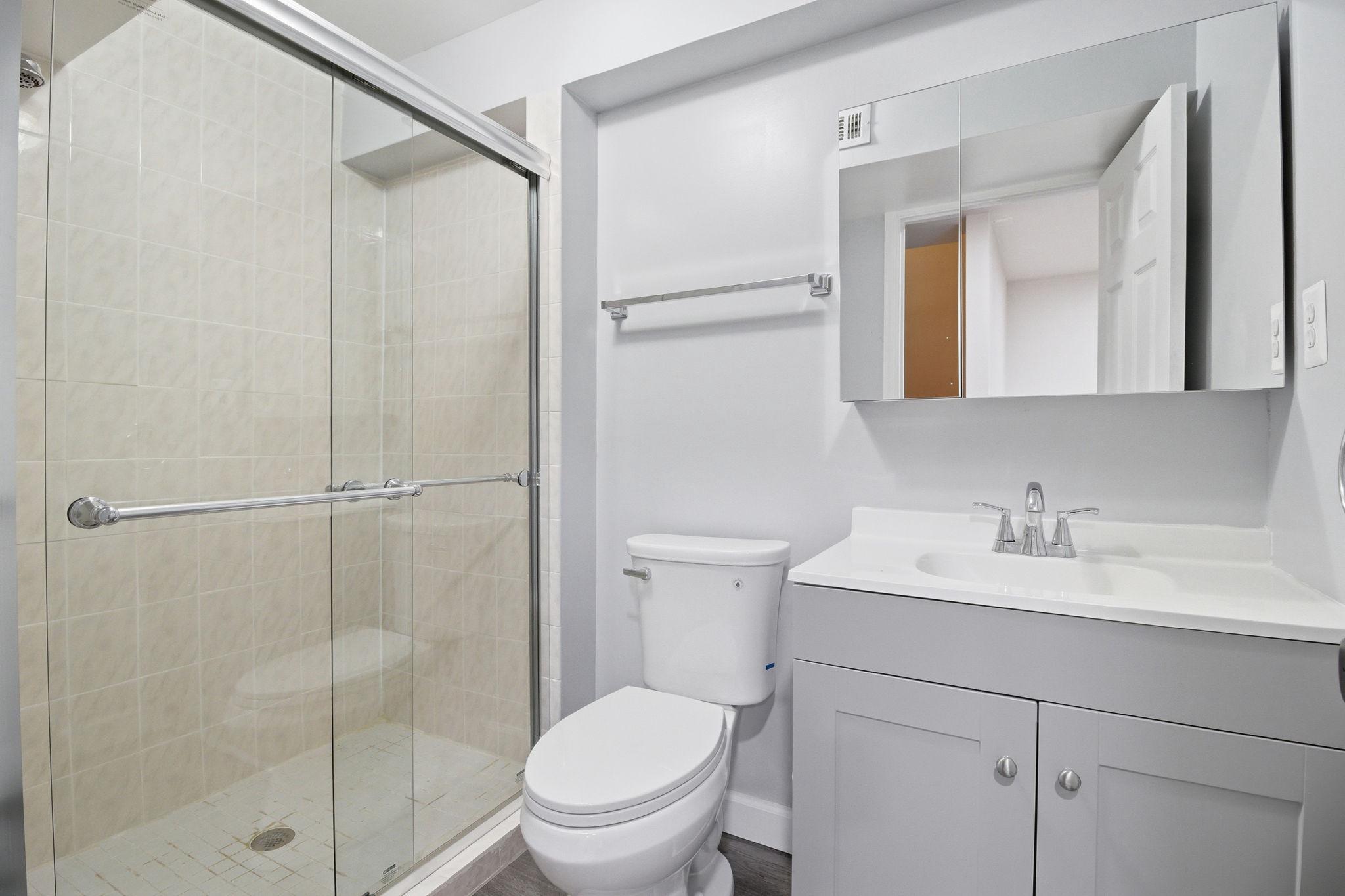 124 Englefield Drive Gaithersburg, MD 20878 - Photo 36 of 55 Full bath in the basement