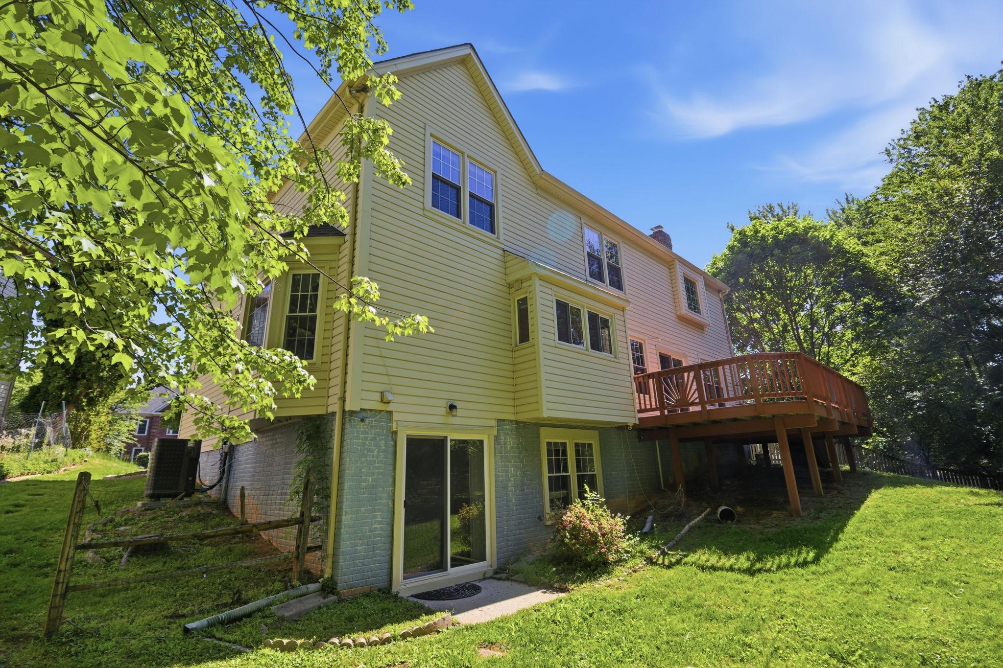 124 Englefield Drive Gaithersburg, MD 20878 - Photo 42 of 55