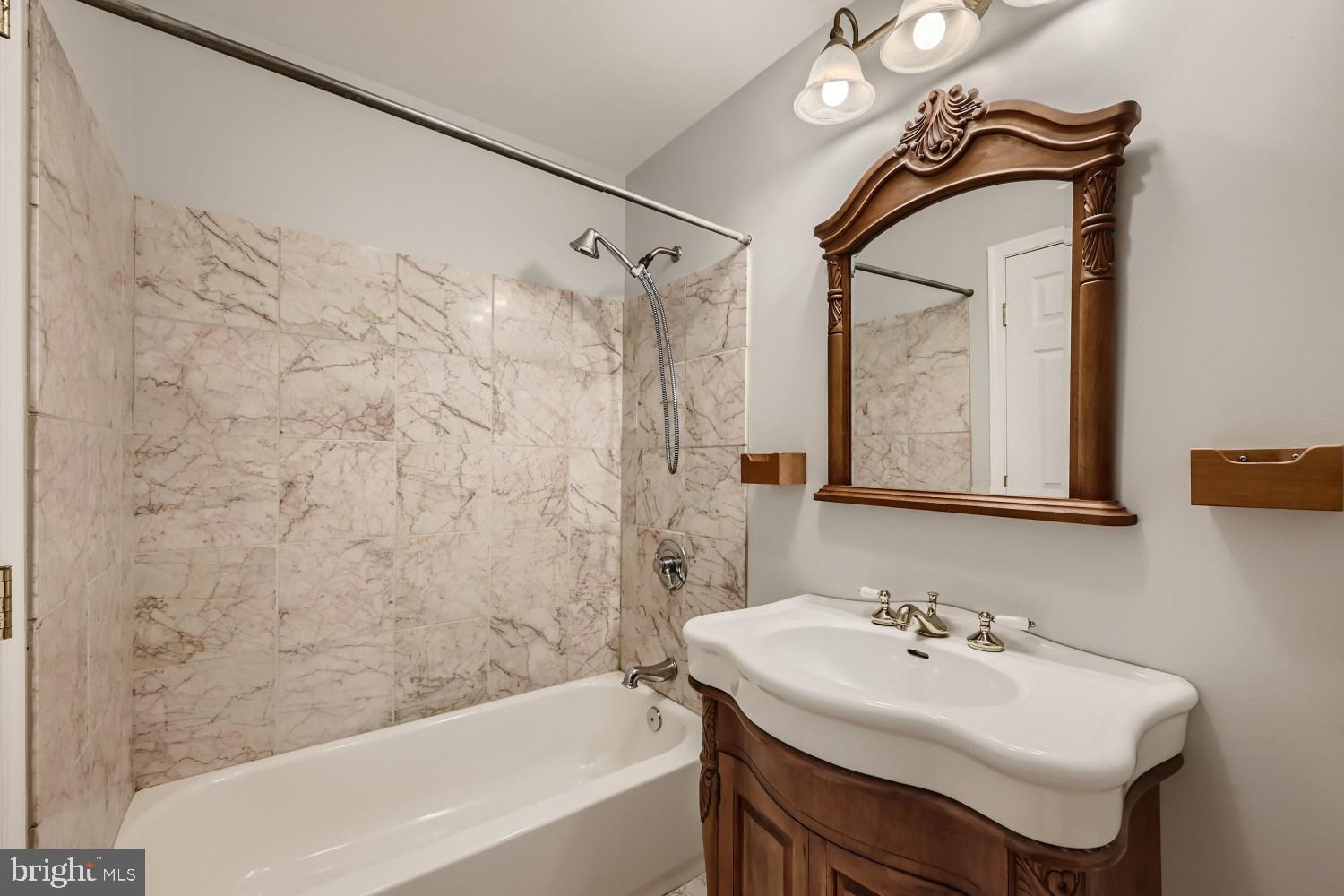 816 West 37th Street Baltimore, MD 21211 - Photo 18 of 33