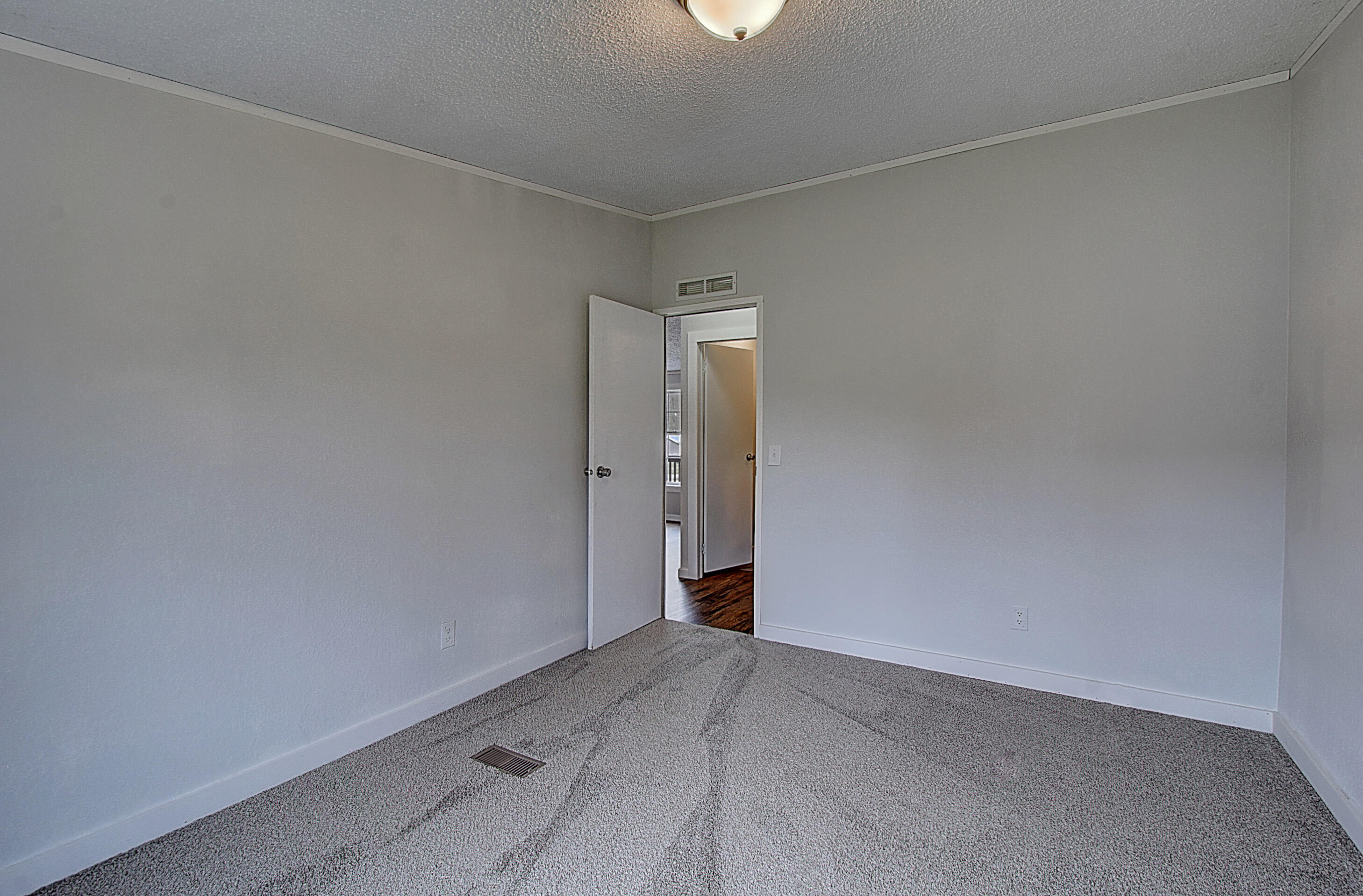 2050 Dave Buck Road Johnson City, TN 37601 - Photo 17 of 28 DSC_0283And8more