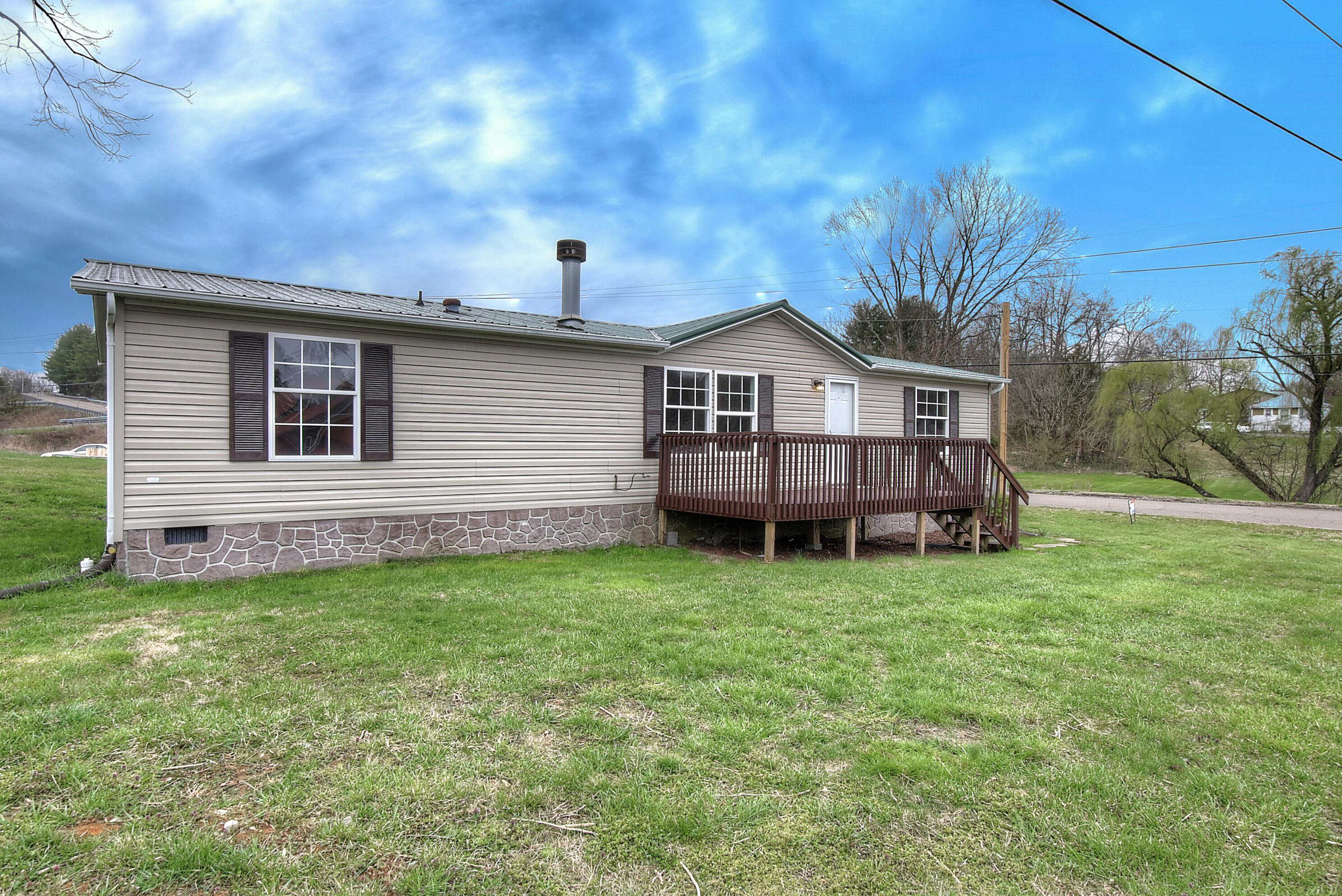 2050 Dave Buck Road Johnson City, TN 37601 - Photo 2 of 28 DSC_0025_26_27_28_29_30 (1)