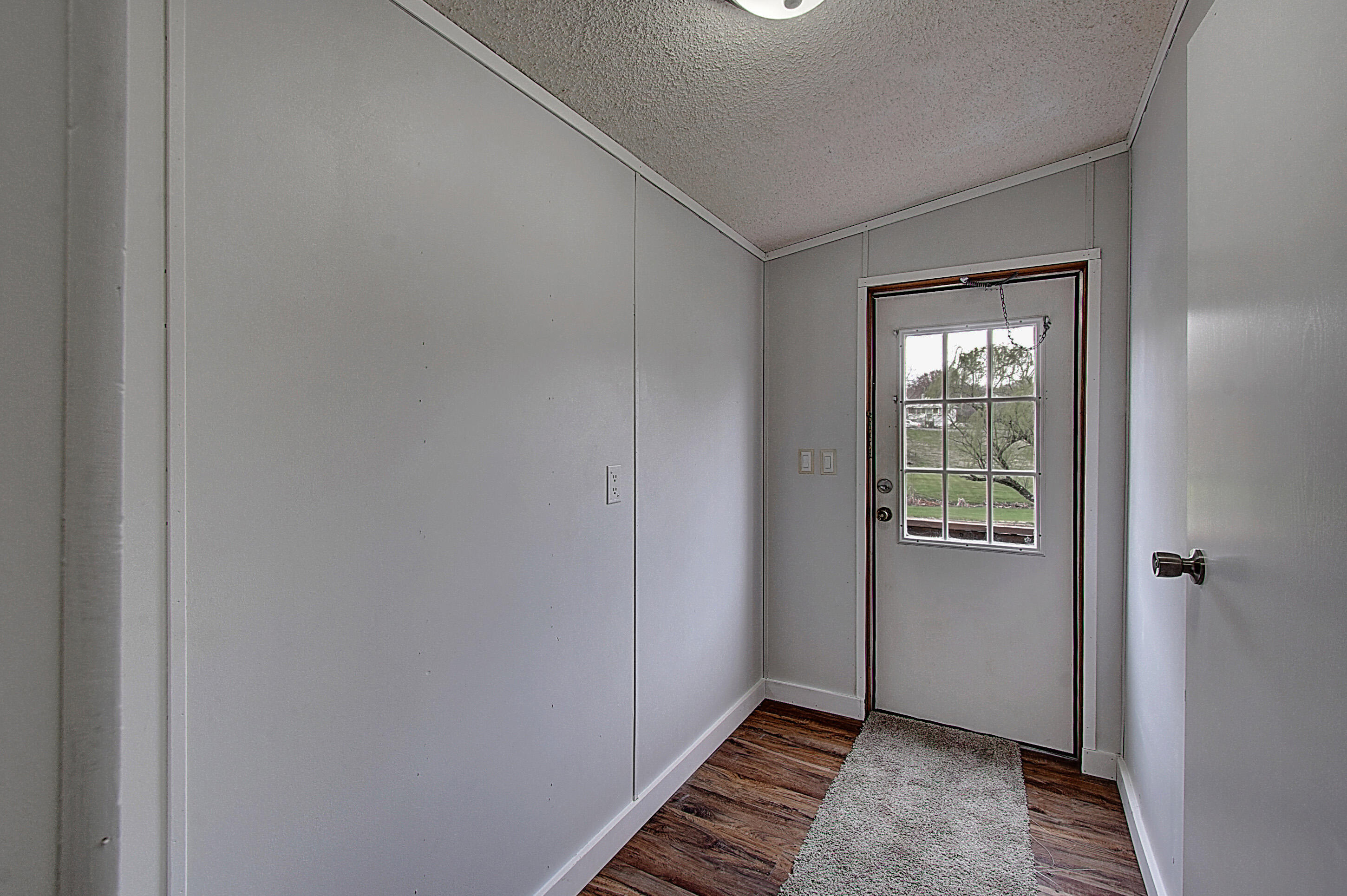 2050 Dave Buck Road Johnson City, TN 37601 - Photo 22 of 28 DSC_0364And8more