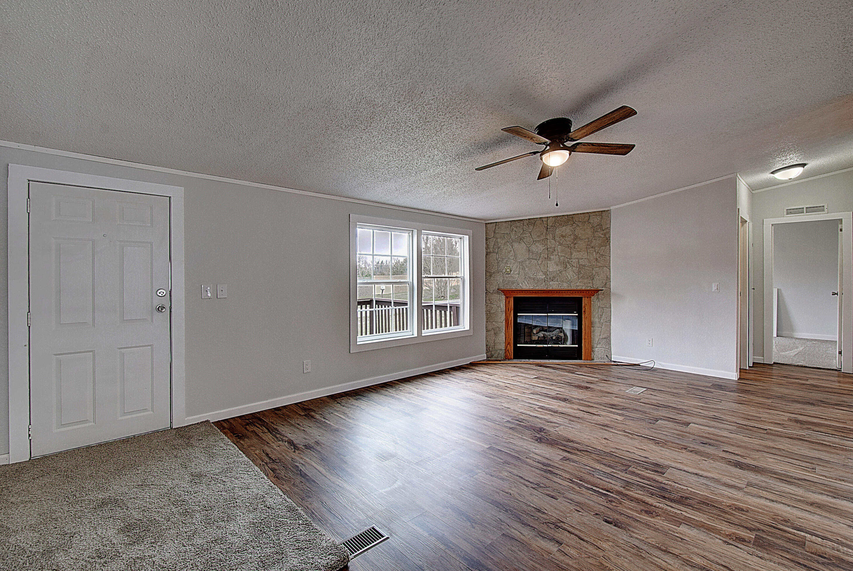 2050 Dave Buck Road Johnson City, TN 37601 - Photo 5 of 28 DSC_0085And8more