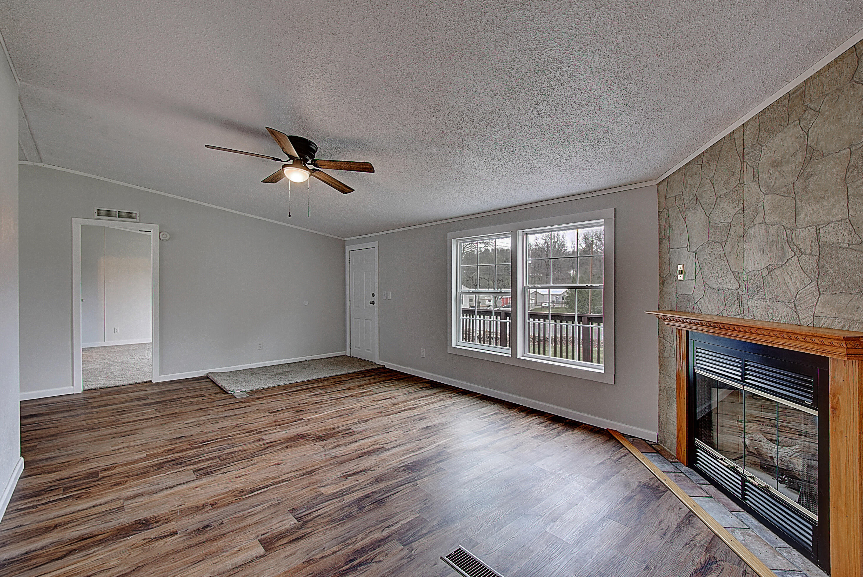 2050 Dave Buck Road Johnson City, TN 37601 - Photo 6 of 28 DSC_0094And8more