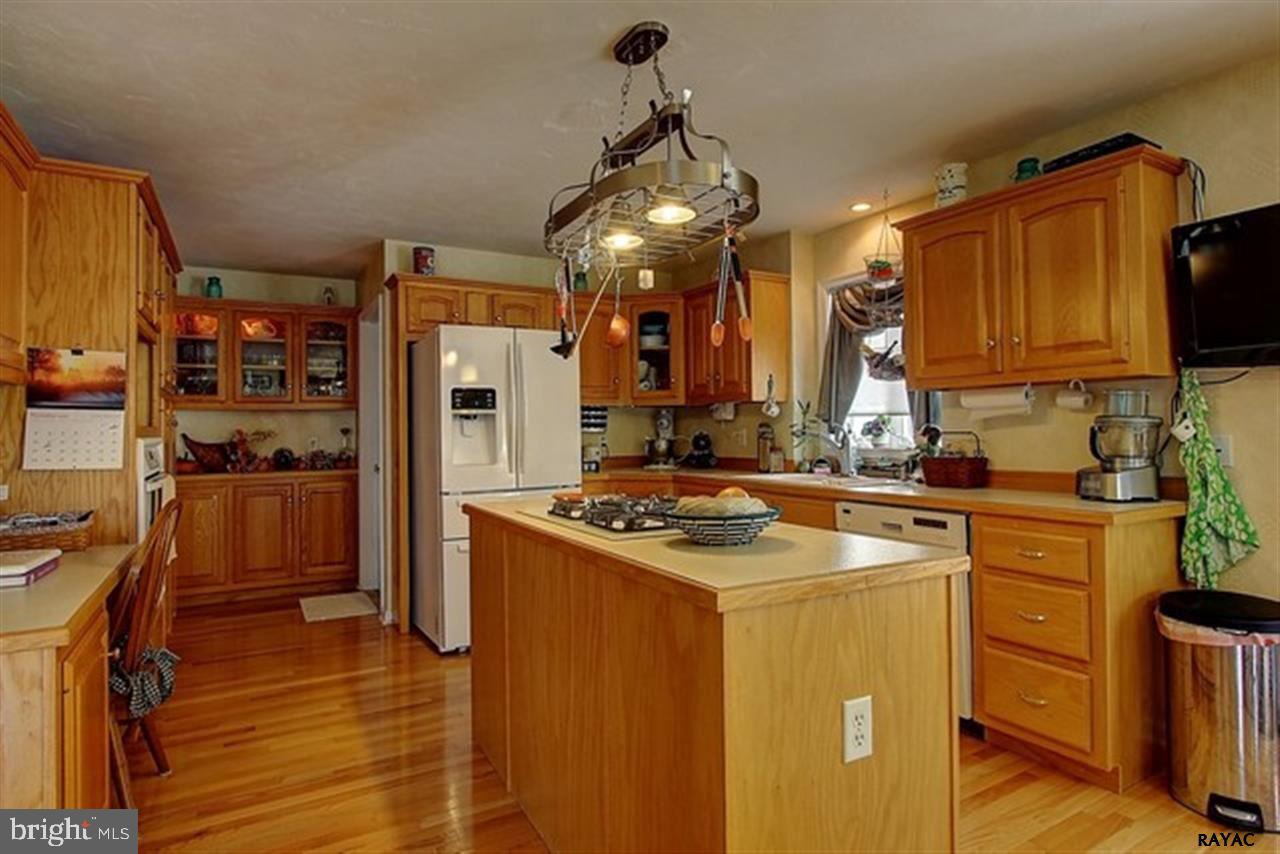 1281 Beck Mill Road Hanover, PA 17331 - Photo 11 of 36