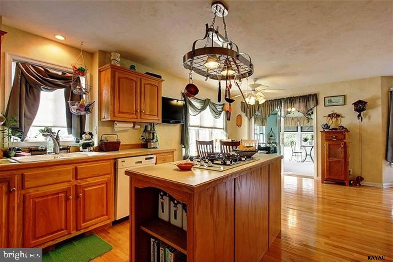 1281 Beck Mill Road Hanover, PA 17331 - Photo 10 of 36