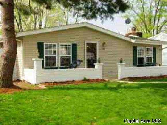 404 Lexington Heights Drive Rochester, IL 62563 - Photo 1 of 9