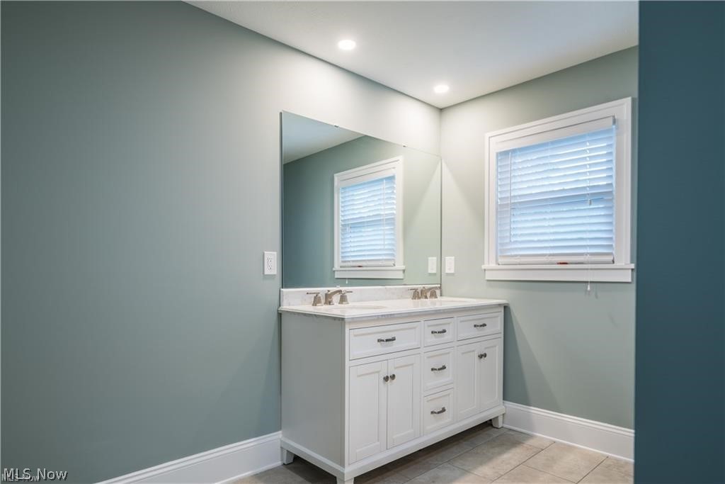 1387 Plainfield Road Cleveland, OH 44121 - Photo 21 of 31