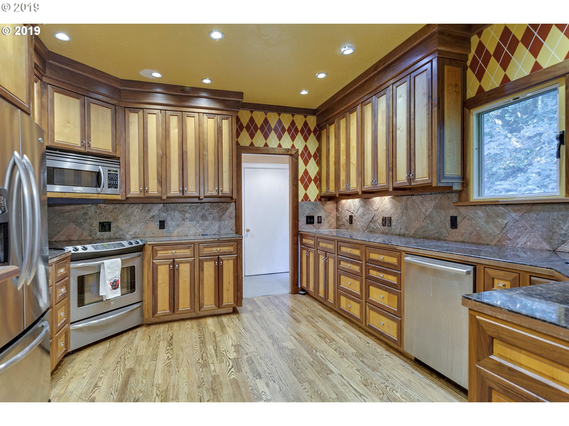 15520 South Maplelane Road Oregon City, OR 97045 - Photo 8 of 31 Kitchen