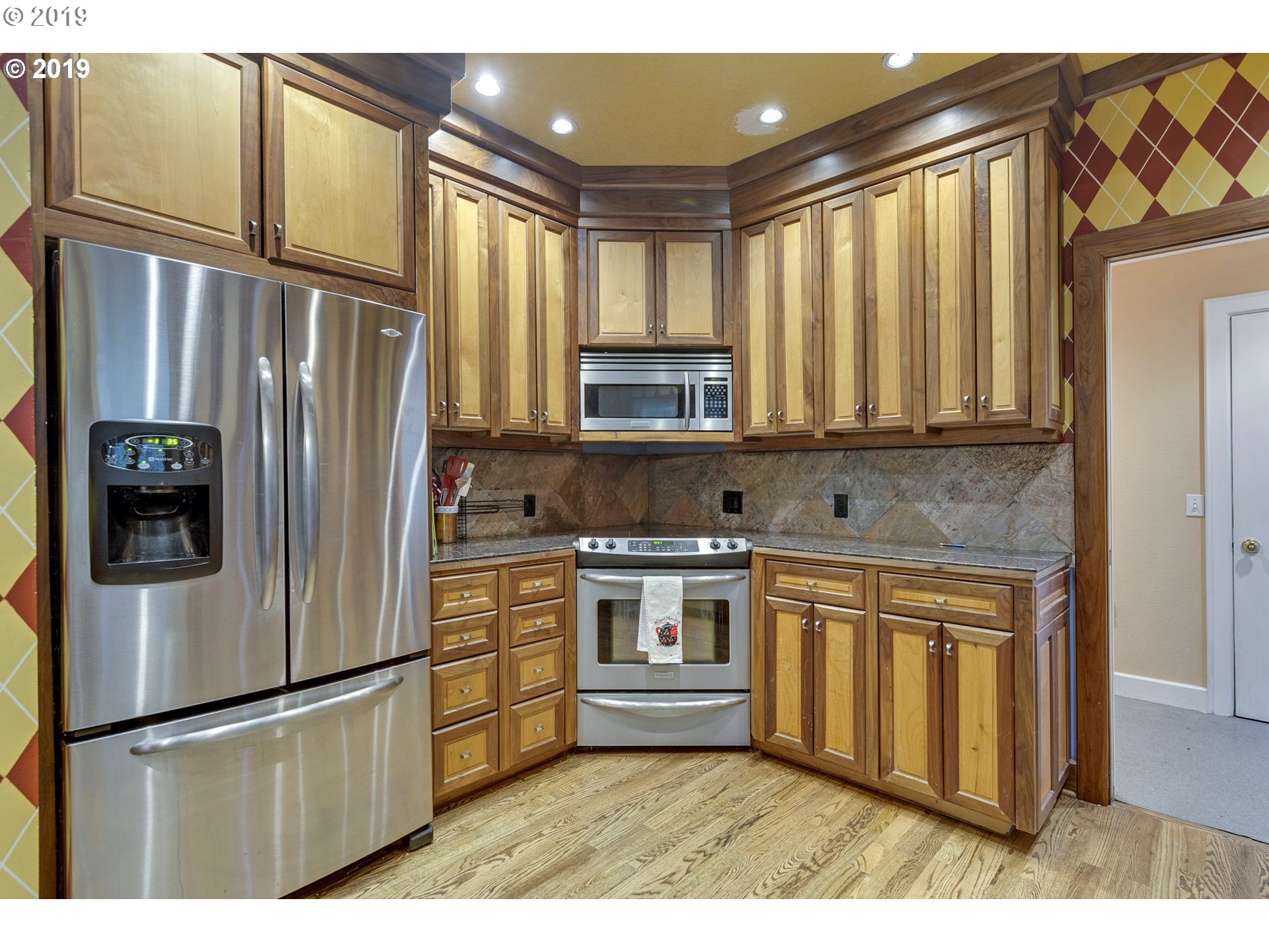 15520 South Maplelane Road Oregon City, OR 97045 - Photo 9 of 31 Kitchen