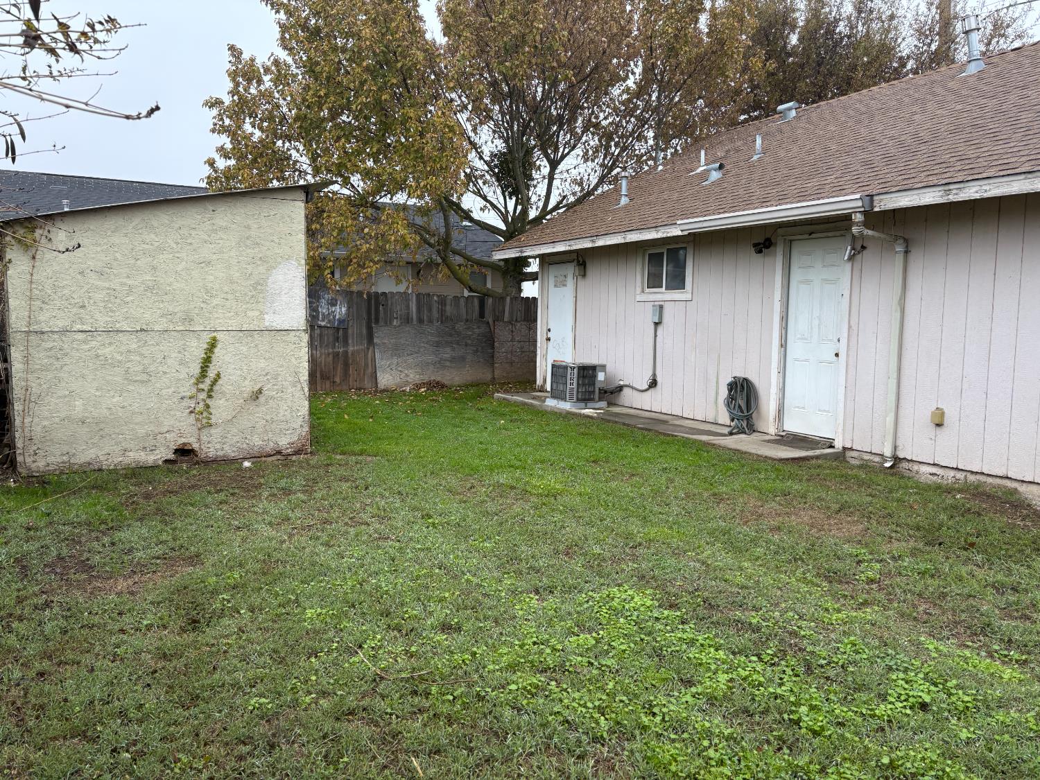 4654 Powerline Road Olivehurst, CA 95961 - Photo 14 of 14 a backyard of a house