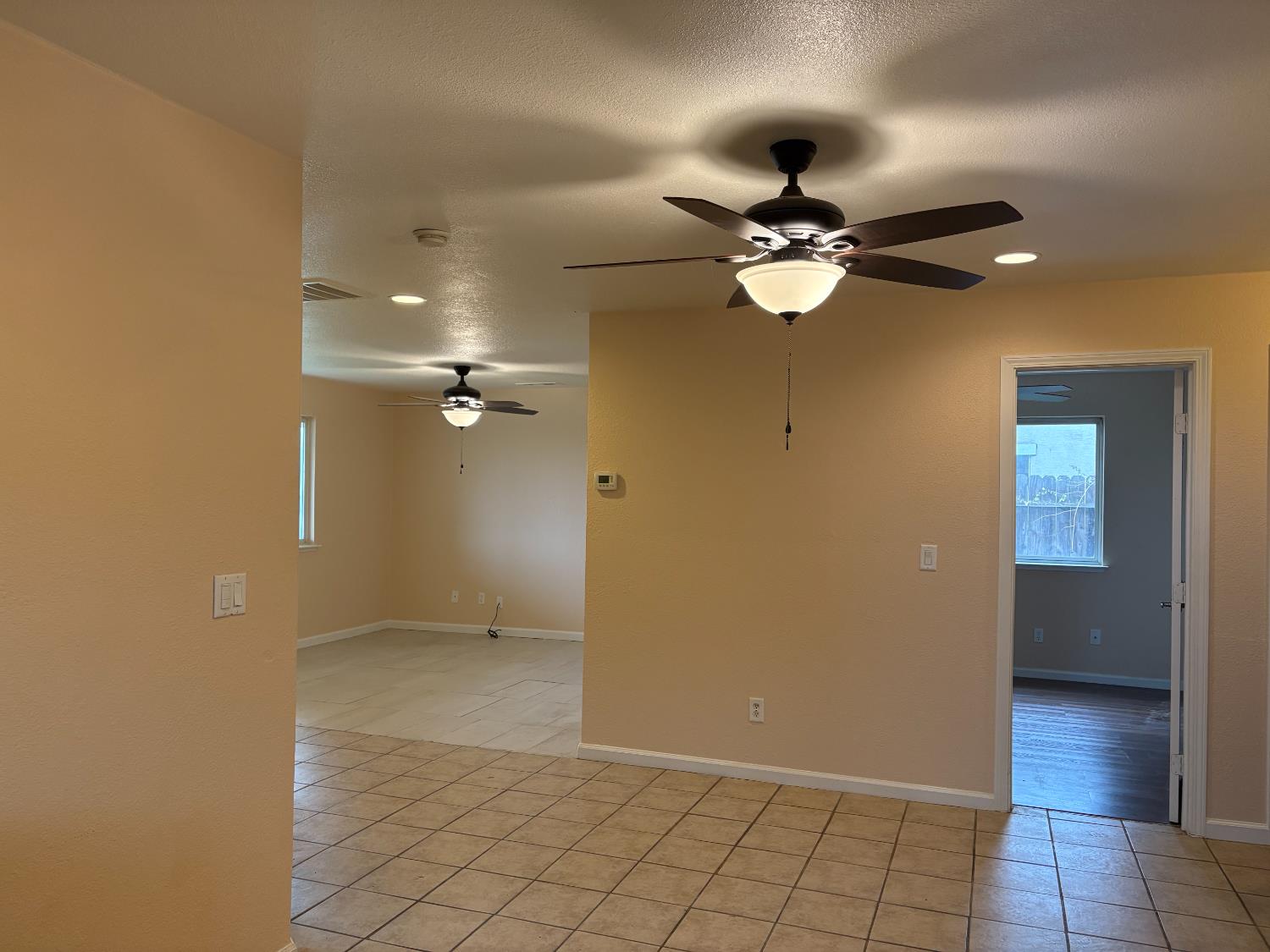 4654 Powerline Road Olivehurst, CA 95961 - Photo 5 of 16 a view of an empty room