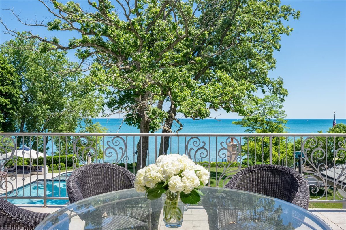 319 Sheridan Road Winnetka, IL 60093 - Photo 47 of 81 a view of a chair and table in the roof deck
