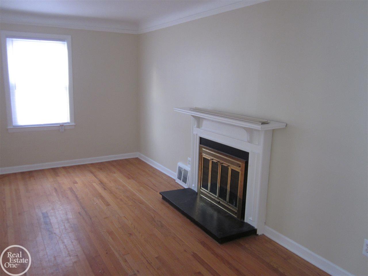 2222 Hampton Road Grosse Pointe, MI 48236 - Photo 2 of 25