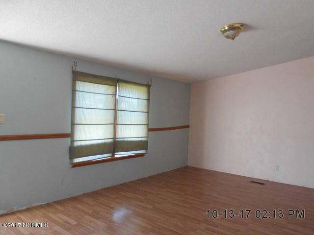 722 Mike Stocks Road Hookerton, NC 28538 - Photo 3 of 10 Living Room