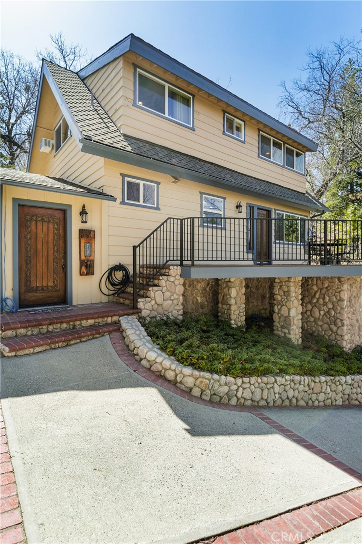 28916 North Shore Road Lake Arrowhead, CA 92352 - Photo 36 of 47