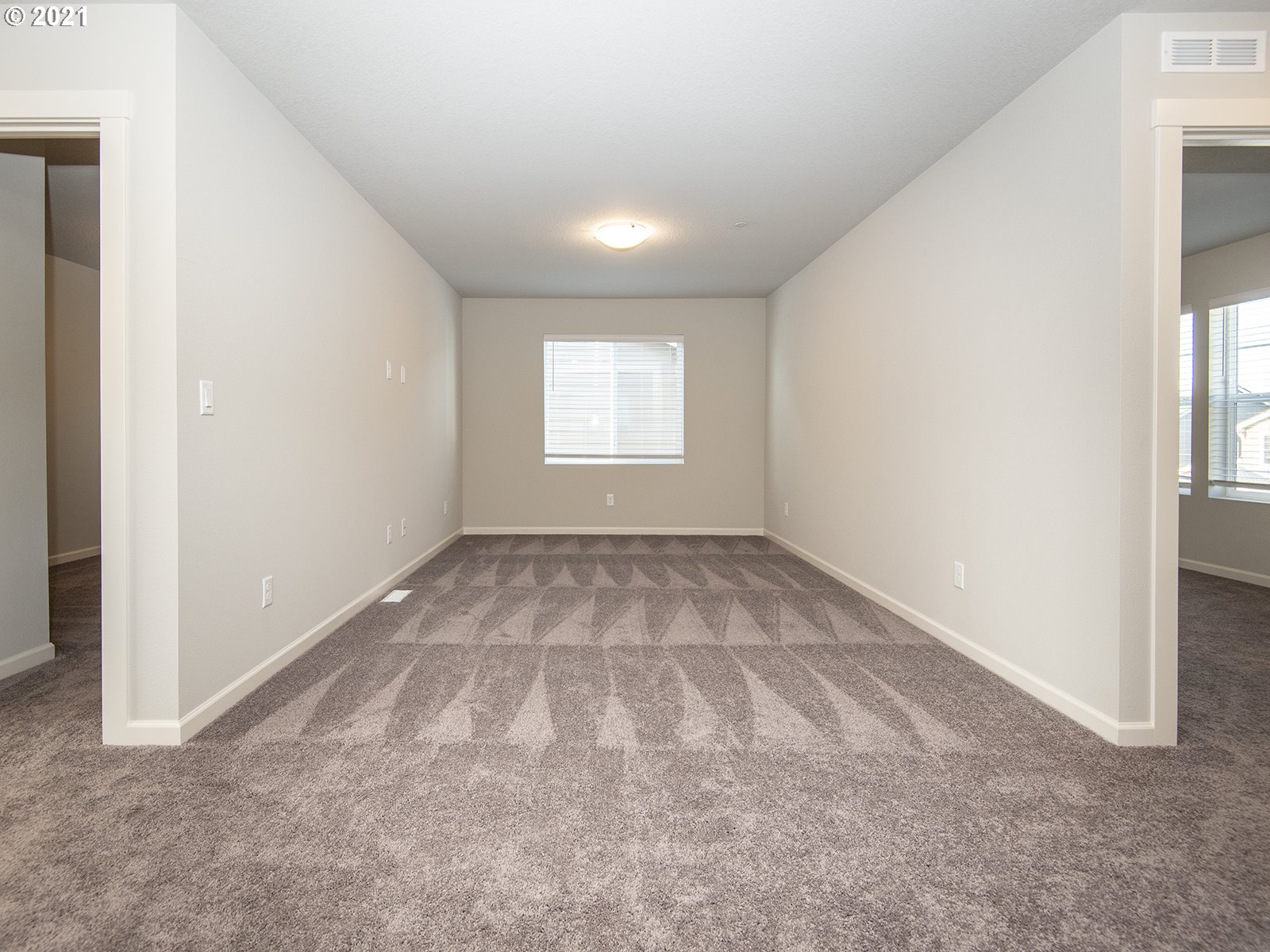 3800 South 43rd Place Ridgefield, WA 98642 - Photo 14 of 28 an empty room with windows