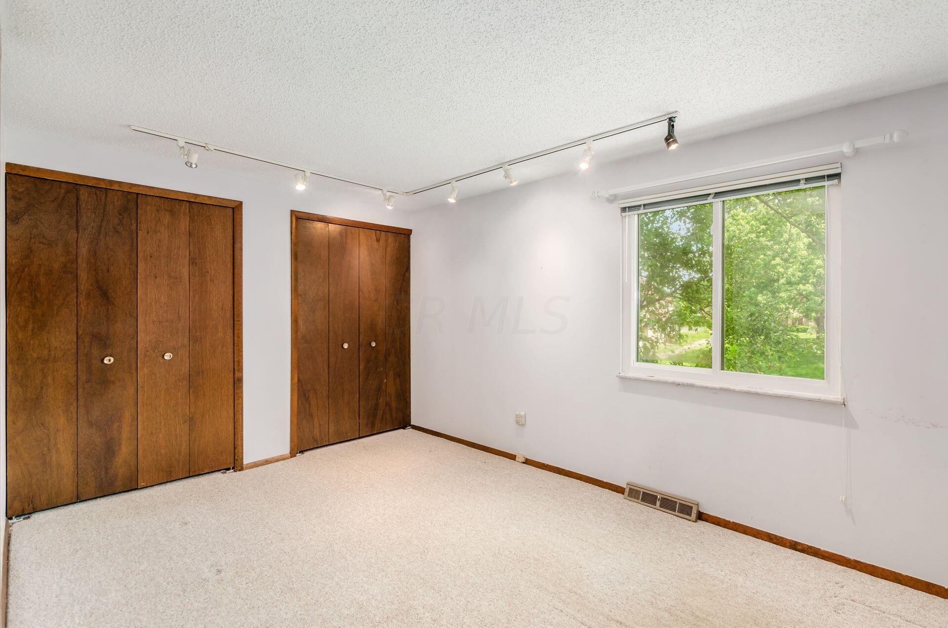 6283 Rutherford Place, Unit A Columbus, OH 43213 - Photo 16 of 33 New Insulated Windows - Track Lighting - 2 nice size closets - Professionally cleaned Carpet May 2024