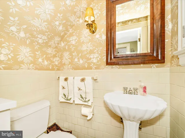 a outdoor view with a sitting space