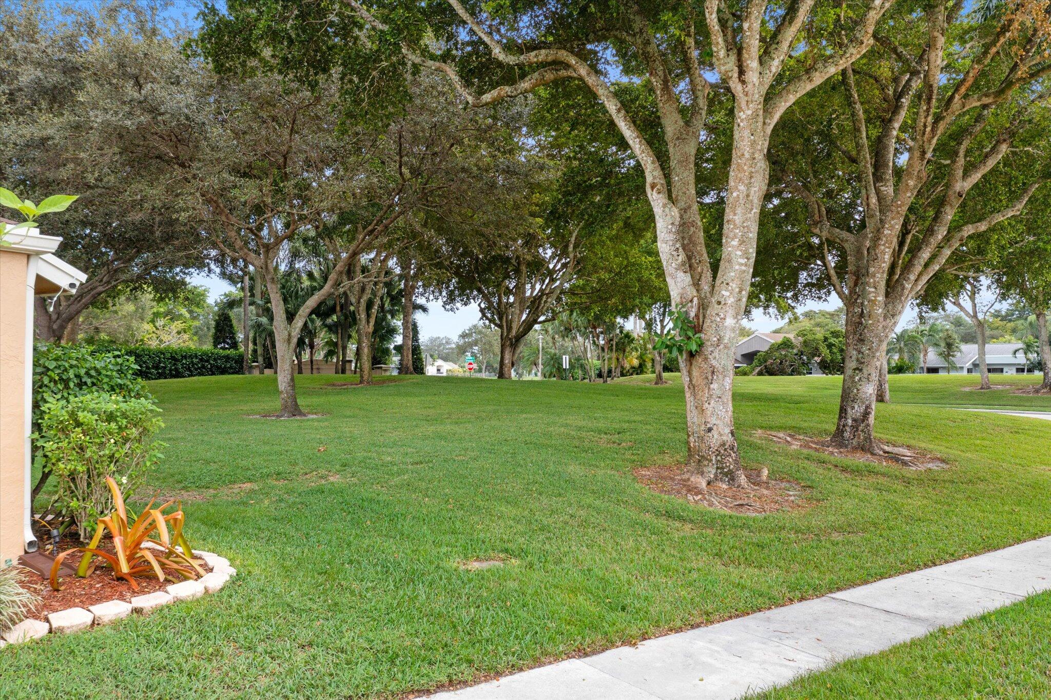 21224 Summertrace Circle Boca Raton, FL 33428 - Photo 29 of 34 Room to play