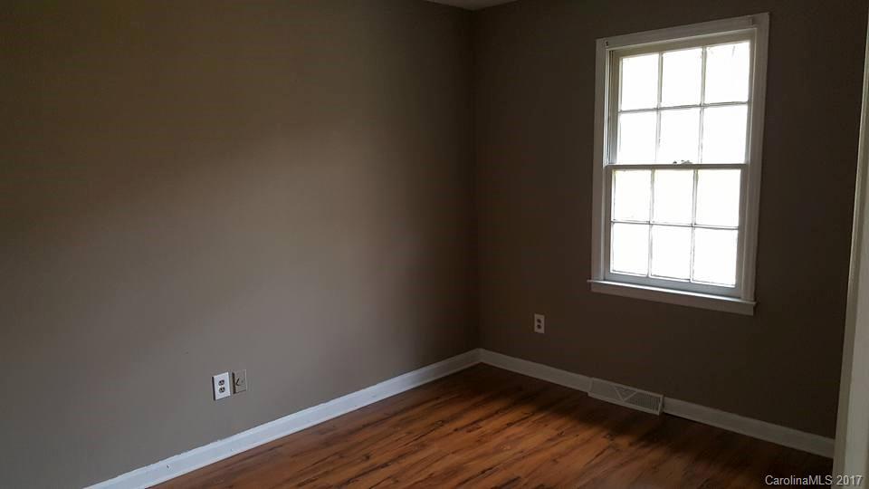 3201 Cross Winds Road Charlotte, NC 28227 - Photo 7 of 11