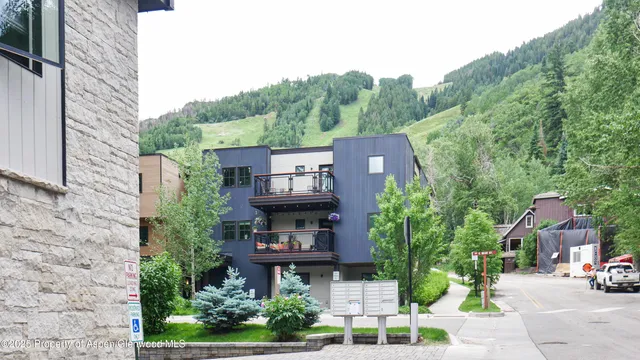 $6,000 | 100 East Dean Street, Unit 2C, Aspen, CO 81611