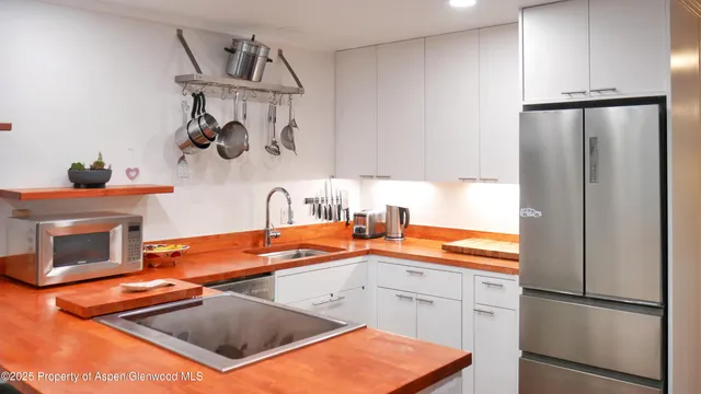 $6,000 | 100 East Dean Street, Unit 2C, Aspen, CO 81611