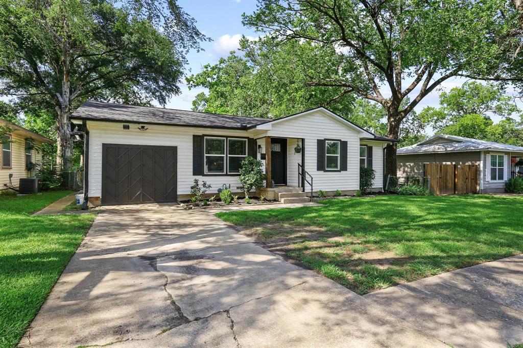 311 Boyd Loop Bonham, TX 75418 - Photo 2 of 26