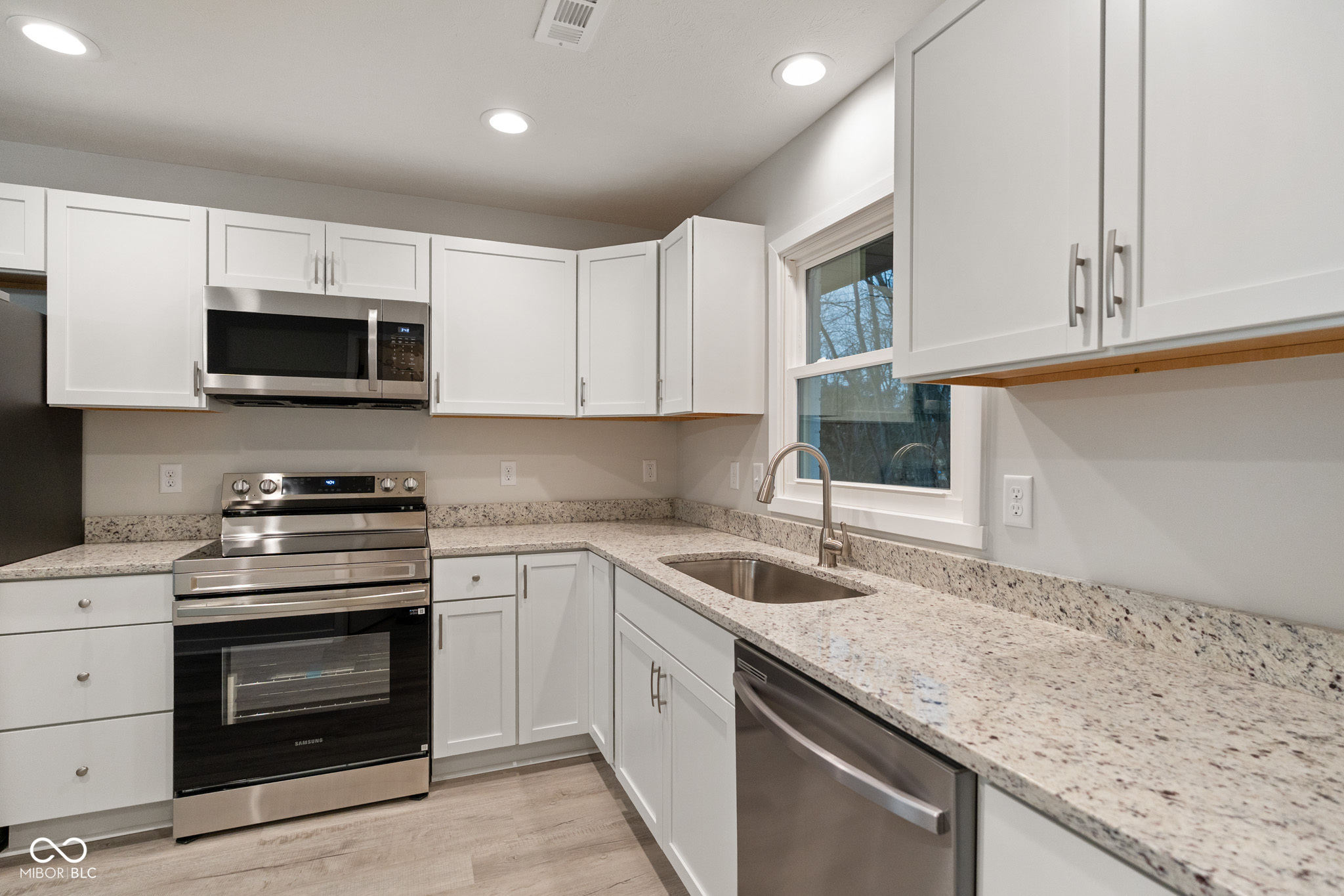 10159 Hodge Road Clayton, IN 46118 - Photo 13 of 42