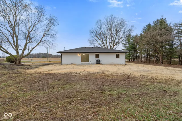 $325,000 | 10159 Hodge Road, Clayton, IN 46118