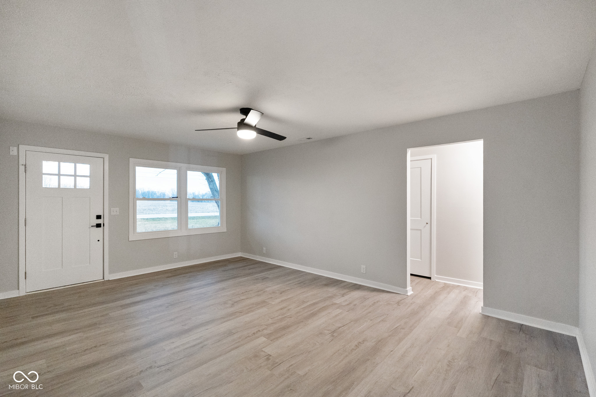 10159 Hodge Road Clayton, IN 46118 - Photo 3 of 42