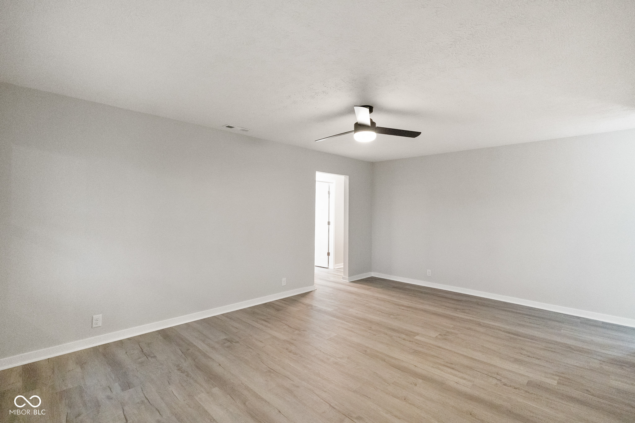 10159 Hodge Road Clayton, IN 46118 - Photo 4 of 42