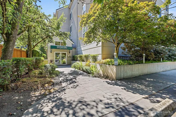 $539,900 | 6831 Northeast 170th Street, Unit 306, Kenmore, WA 98028